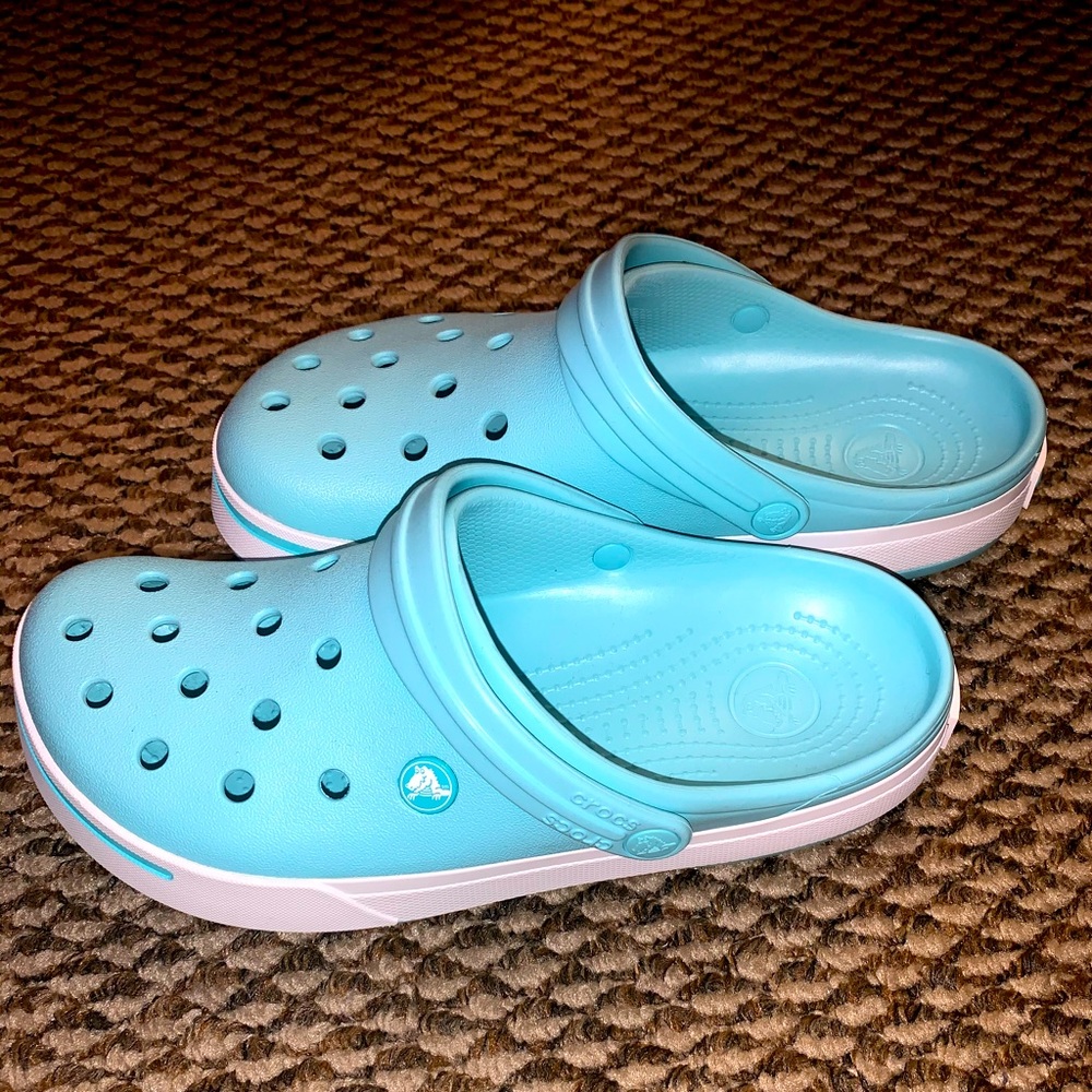 CROCS